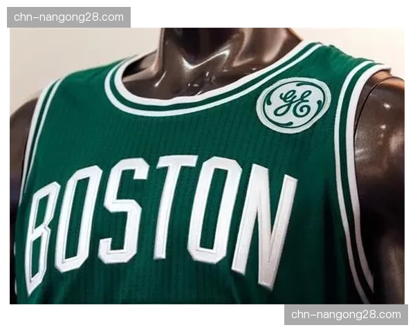 球衣赞助协议盘点：勇士、湖人年收入继续领跑联盟