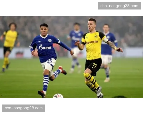 通讯：在莱茵能源球场，科隆球迷用歌声陪伴球队战斗到最后一刻